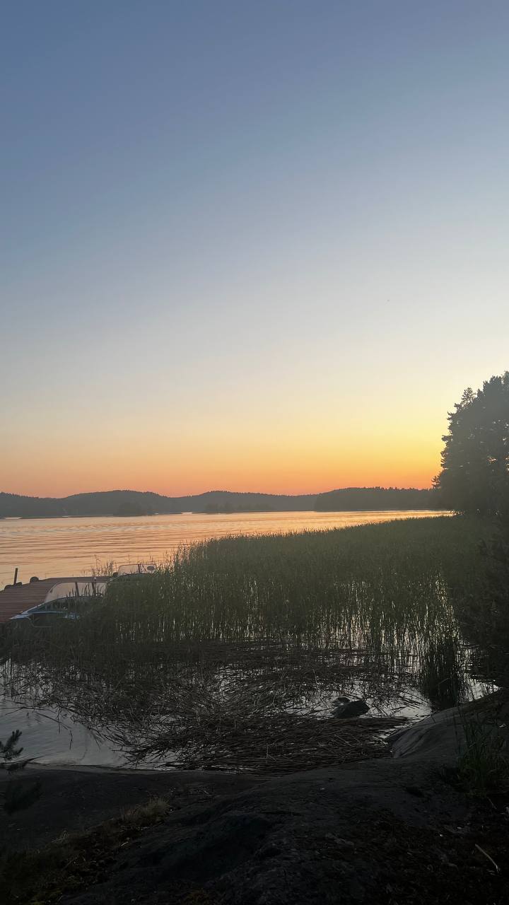 Я же не показала вам как выглядит Ладога в 23 часа летом🌅😍  солнце заходит на с…